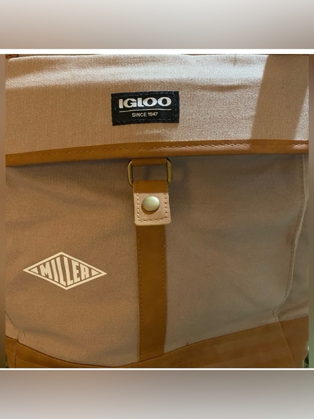 2 IGLOO Tan Back Pack Cooler & a freebie the IGLOO lunch cooler with zipper.NEW